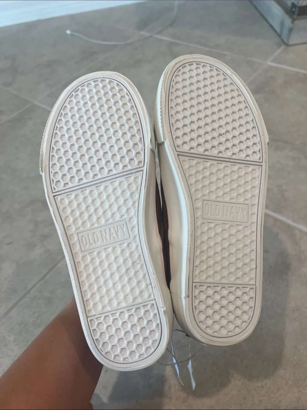 • NWT Old Navy Boy Slip-On Loafers in Brown with White Sole, size 2 •